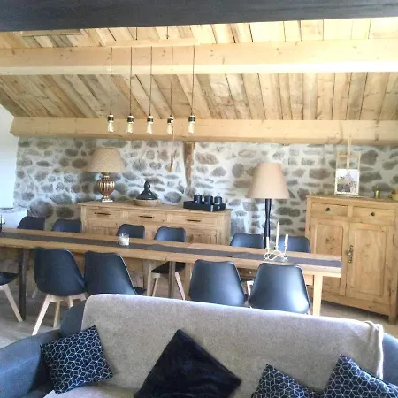 Сasa de vacaciones Maison Charmante A Avec Vue Sur La Montagne, Jacuzzi. Lanarce