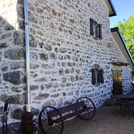 Hébergement de vacances Maison De 3 A A 800 M De La Avec Sauna Et Jardin Clos *